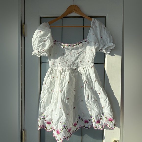 River Island White Puff Sleeve Blouse with Floral Details - Picture 10 of 10